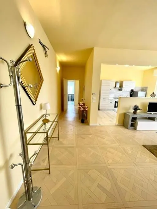 La Tua Casa Al Lago Peschiera del Garda Apartment